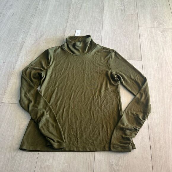 Banana republic Tops - Banana republic women long sleeve shirt size M